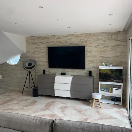 Cassidy Villa *